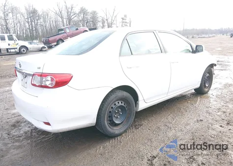 2013 Toyota Corolla Le z USA, uszkodzony, nr VIN 2T1BU4EEXDC057004